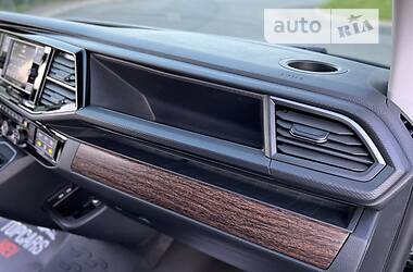 Минивэн Volkswagen Multivan 2020 в 