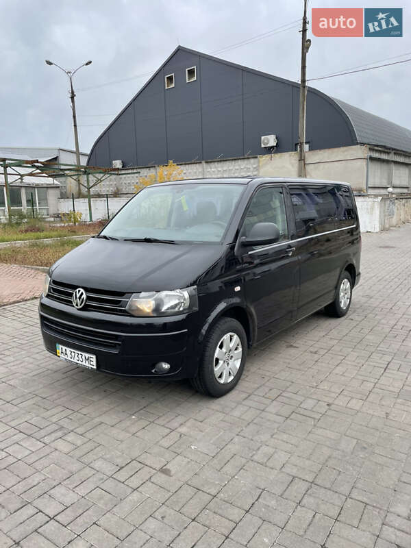 Мінівен Volkswagen Multivan 2012 в Києві