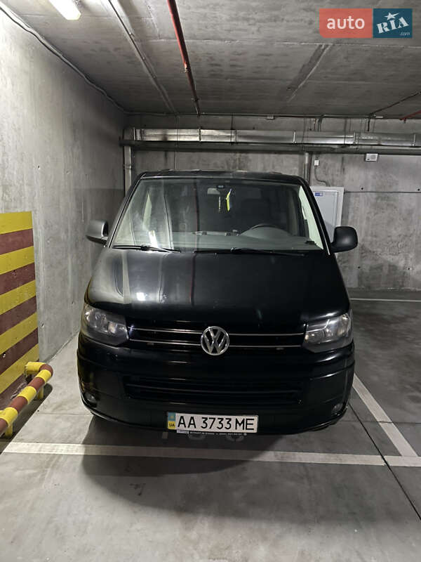 Минивэн Volkswagen Multivan 2012 в Киеве