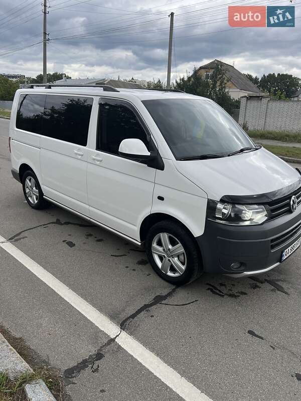Минивэн Volkswagen Multivan 2013 в Киеве