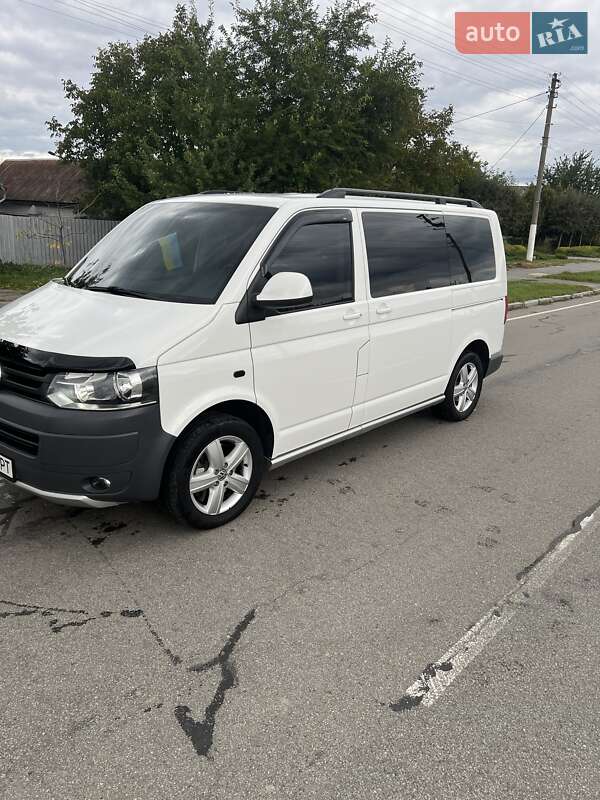 Минивэн Volkswagen Multivan 2013 в 