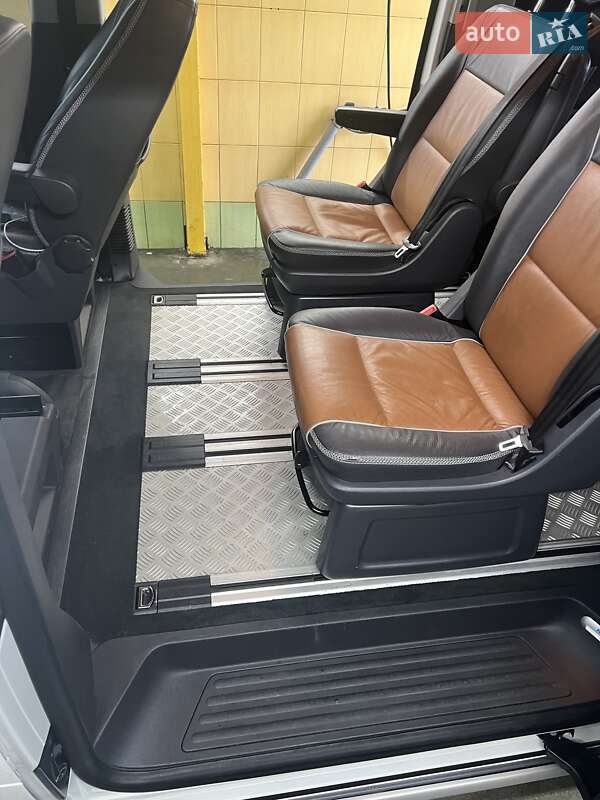 Минивэн Volkswagen Multivan 2013 в Киеве