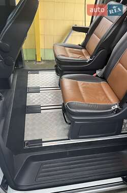 Минивэн Volkswagen Multivan 2013 в Киеве