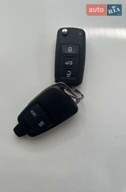 Минивэн Volkswagen Multivan 2013 в 