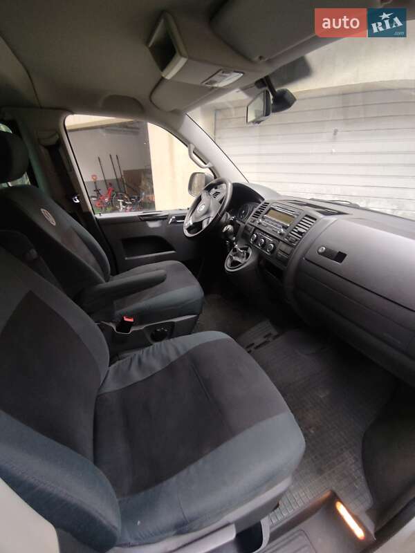Мінівен Volkswagen Multivan 2010 в Харкові