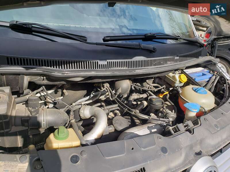 Мінівен Volkswagen Multivan 2008 в Хмельницькому