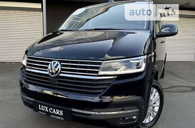 Минивэн Volkswagen Multivan 2023 в 