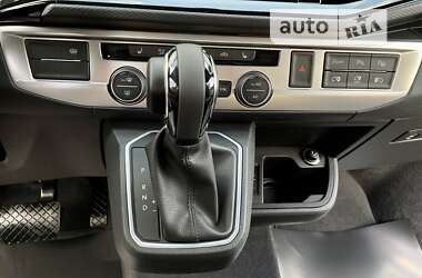 Минивэн Volkswagen Multivan 2023 в 