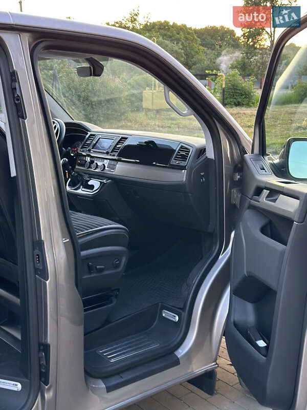 Минивэн Volkswagen Multivan 2015 в Харькове
