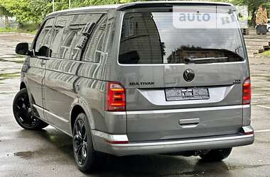 Мінівен Volkswagen Multivan 2017 в 
