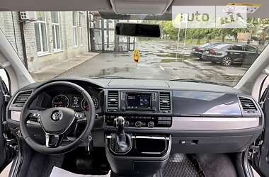 Мінівен Volkswagen Multivan 2017 в 