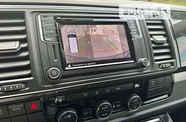 Мінівен Volkswagen Multivan 2017 в 