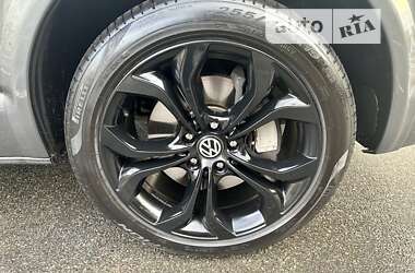 Мінівен Volkswagen Multivan 2017 в 