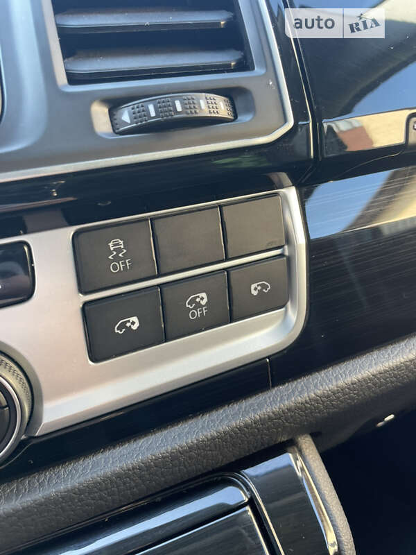 Мінівен Volkswagen Multivan 2019 в Києві