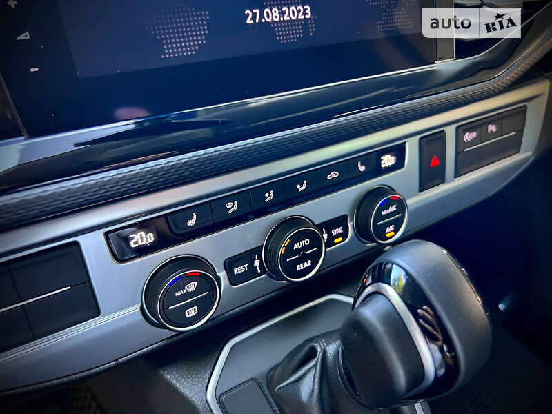 Минивэн Volkswagen Multivan 2021 в Днепре