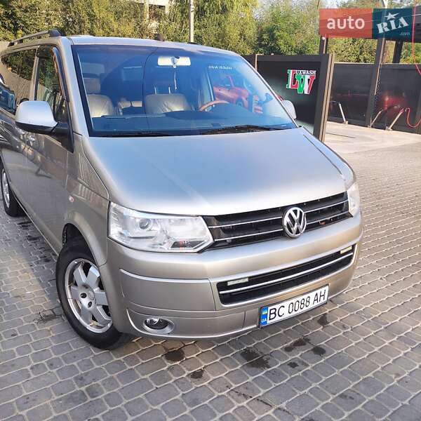 Минивэн Volkswagen Multivan 2005 в Львове