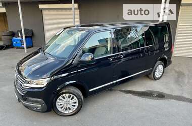 Минивэн Volkswagen Multivan 2023 в 