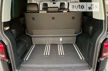 Минивэн Volkswagen Multivan 2023 в 