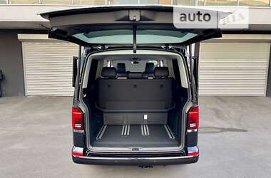 Минивэн Volkswagen Multivan 2023 в 