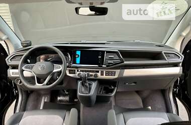 Минивэн Volkswagen Multivan 2023 в 