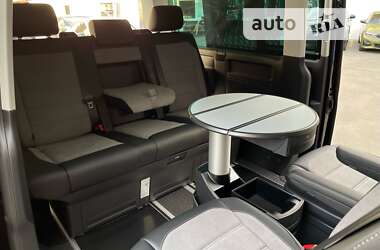 Минивэн Volkswagen Multivan 2023 в 