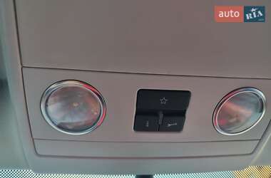 Минивэн Volkswagen Multivan 2012 в 