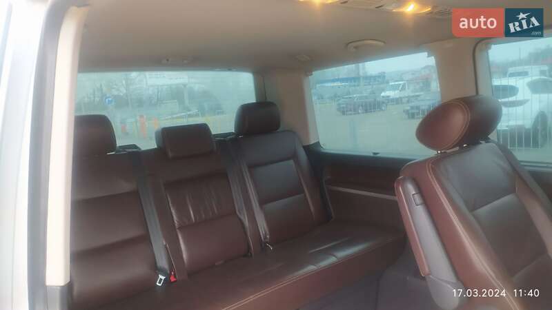 Минивэн Volkswagen Multivan 2012 в Киеве