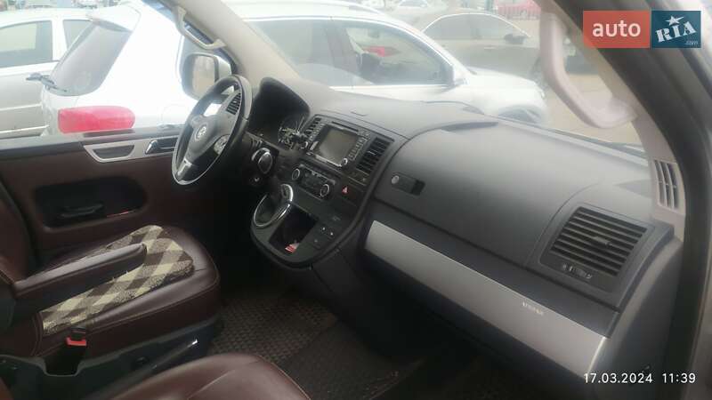 Минивэн Volkswagen Multivan 2012 в Киеве