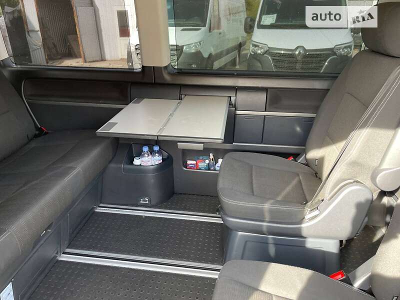 Минивэн Volkswagen Multivan 2017 в Киеве