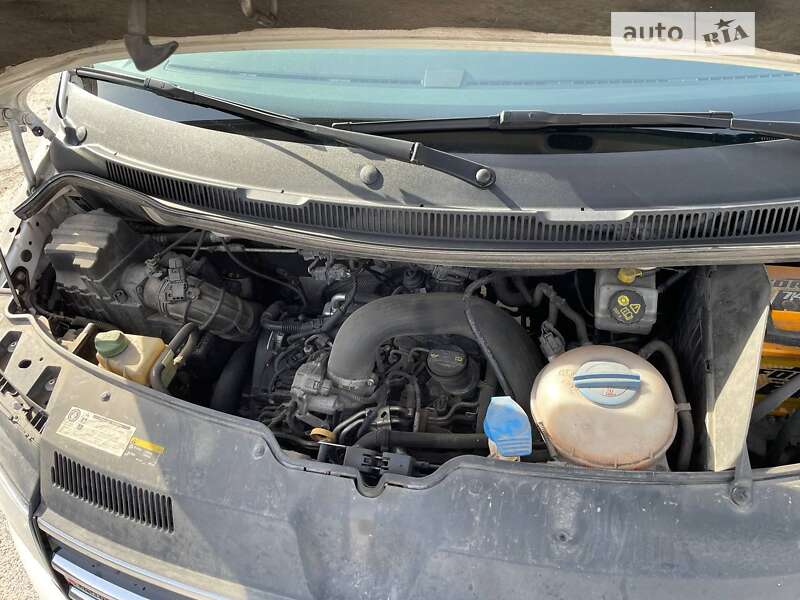 Минивэн Volkswagen Multivan 2017 в Киеве