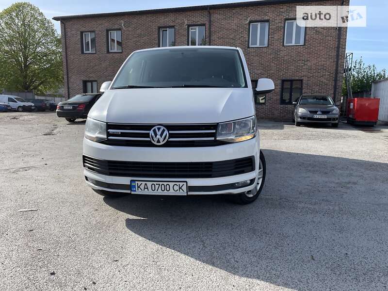 Минивэн Volkswagen Multivan 2017 в Киеве