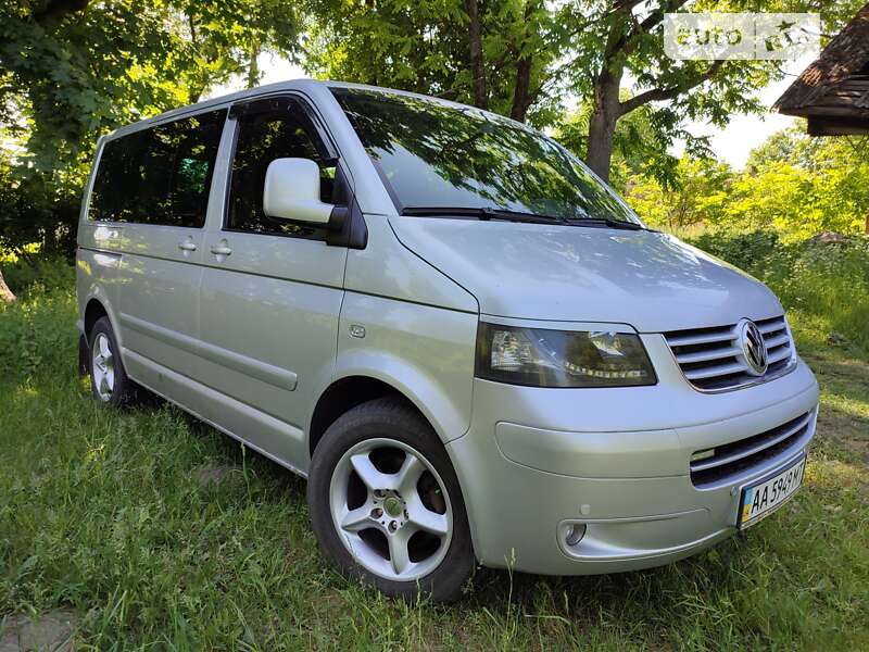 Минивэн Volkswagen Multivan 2004 в Киеве