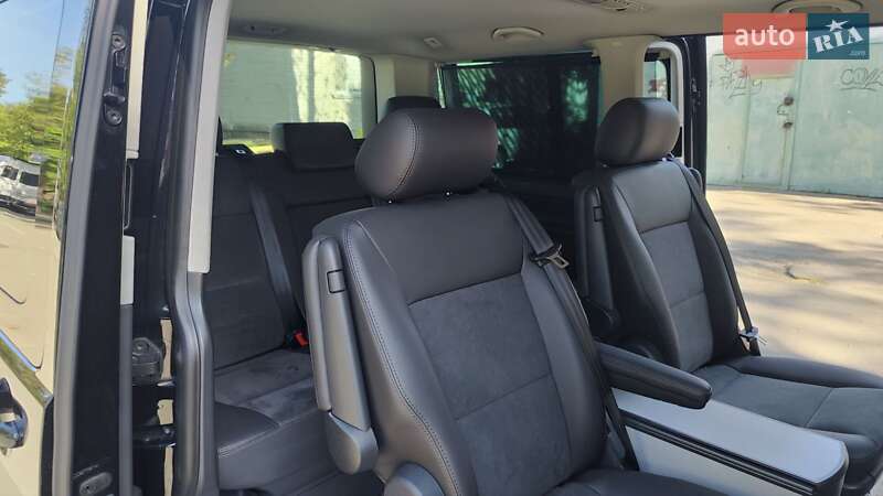Минивэн Volkswagen Multivan 2015 в Киеве
