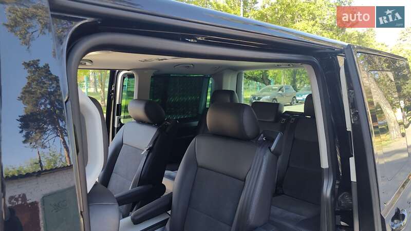 Минивэн Volkswagen Multivan 2015 в Киеве