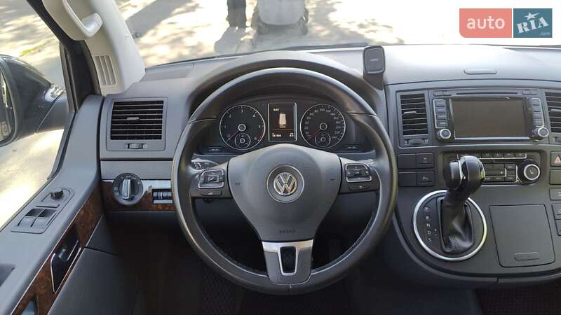 Минивэн Volkswagen Multivan 2015 в Киеве