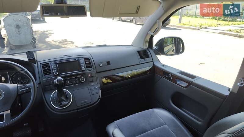 Минивэн Volkswagen Multivan 2015 в Киеве