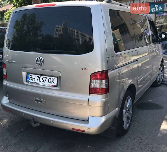 Минивэн Volkswagen Multivan 2008 в Ромнах