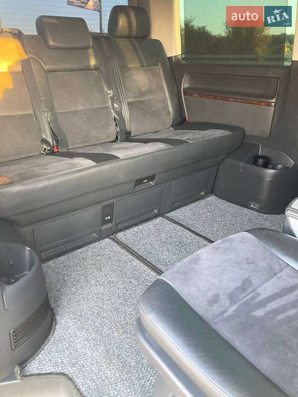 Мінівен Volkswagen Multivan 2011 в Харкові