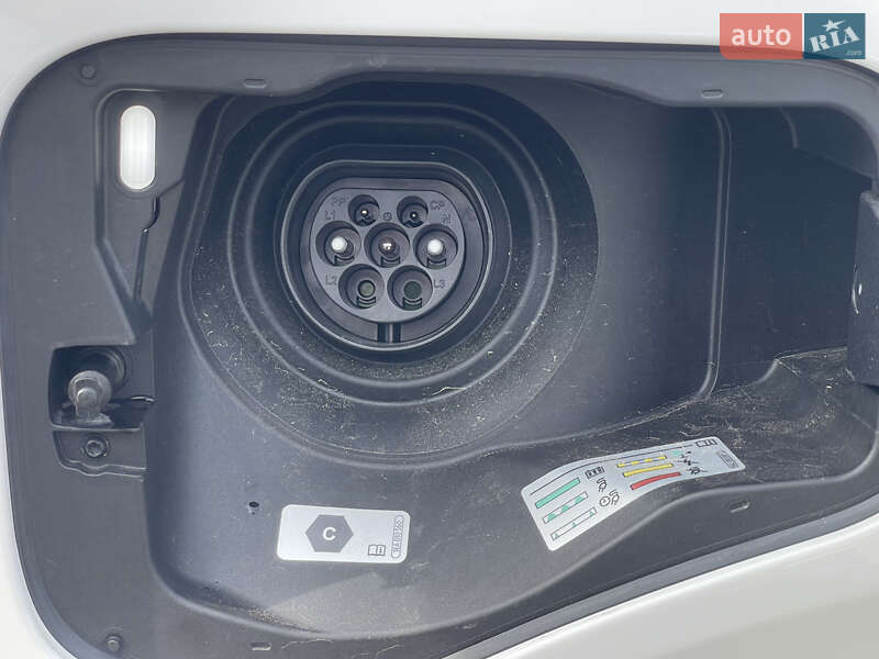 Минивэн Volkswagen Multivan 2023 в Киеве