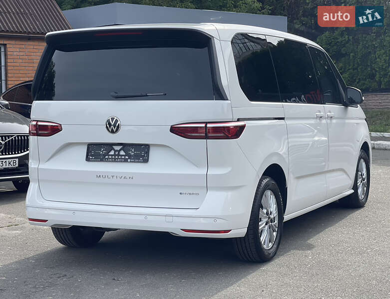 Минивэн Volkswagen Multivan 2023 в Киеве