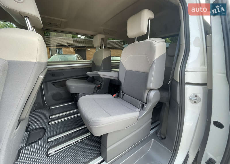 Минивэн Volkswagen Multivan 2023 в Киеве