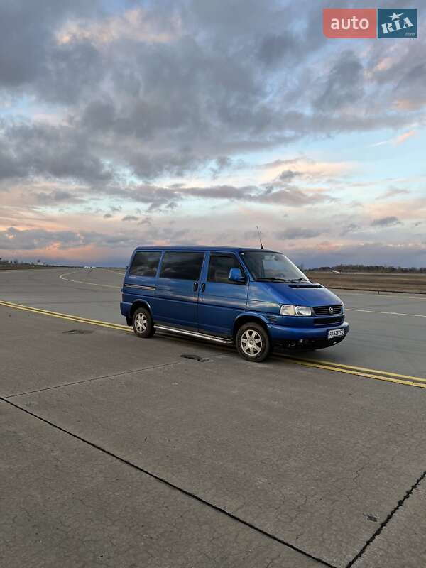 Мінівен Volkswagen Multivan 2001 в 