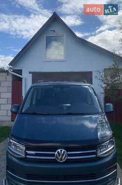 Минивэн Volkswagen Multivan 2017 в 