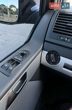 Минивэн Volkswagen Multivan 2012 в 