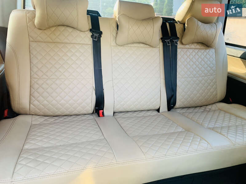 Минивэн Volkswagen Multivan 2016 в Киеве