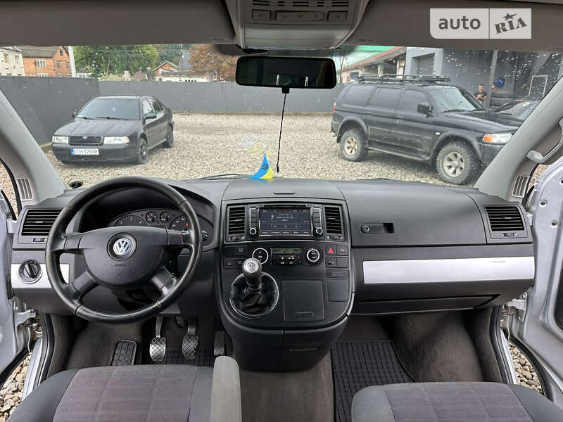 Минивэн Volkswagen Multivan 2008 в Тячеве