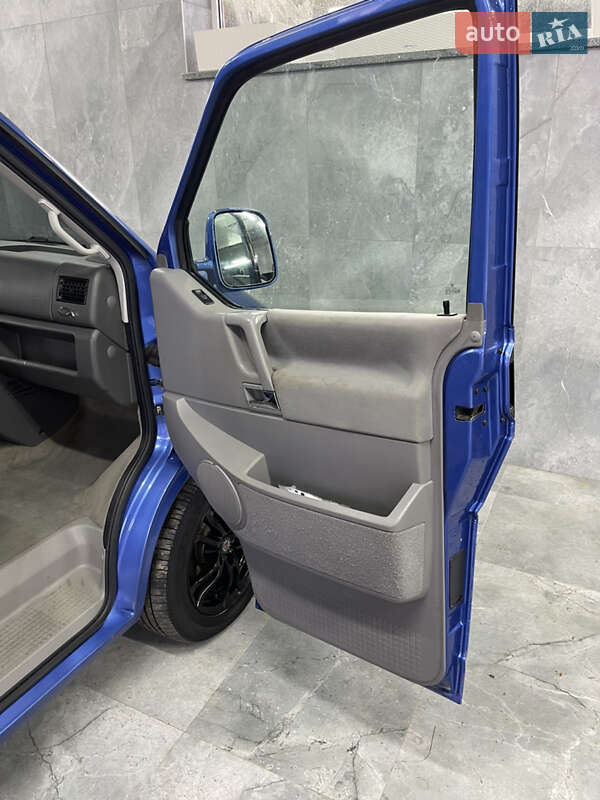 Минивэн Volkswagen Multivan 2002 в Хмельницком фото 15 Минивэн Volkswagen Multivan 2002 в Хмельницком