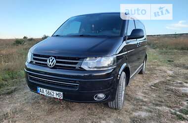 Минивэн Volkswagen Multivan 2011 в 