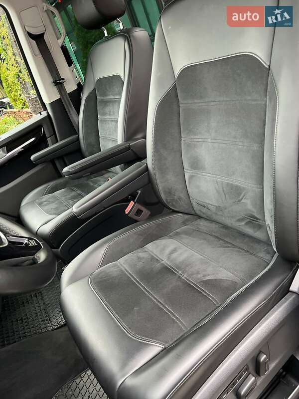 Минивэн Volkswagen Multivan 2018 в Львове