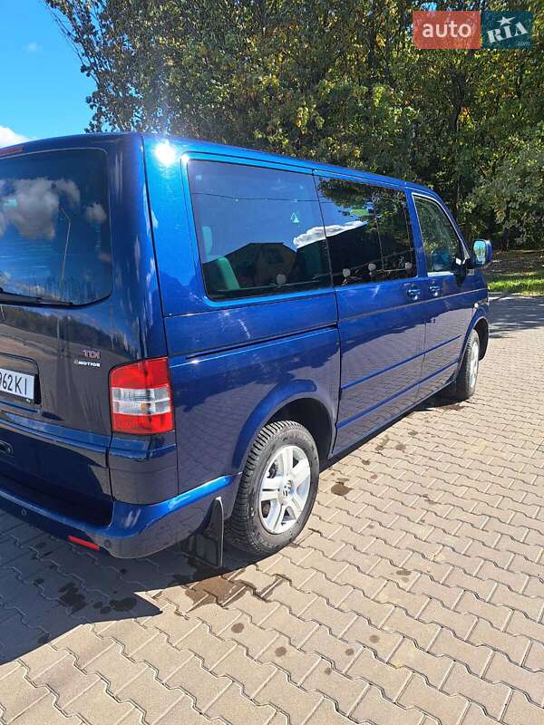 Минивэн Volkswagen Multivan 2007 в Черновцах